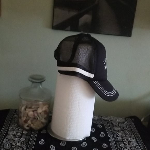 ROXY Black & White Unisex Trucker Hat - Picture 10 of 12